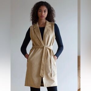 Aritzia | Babaton | XS | Malley Vest in Light Tan